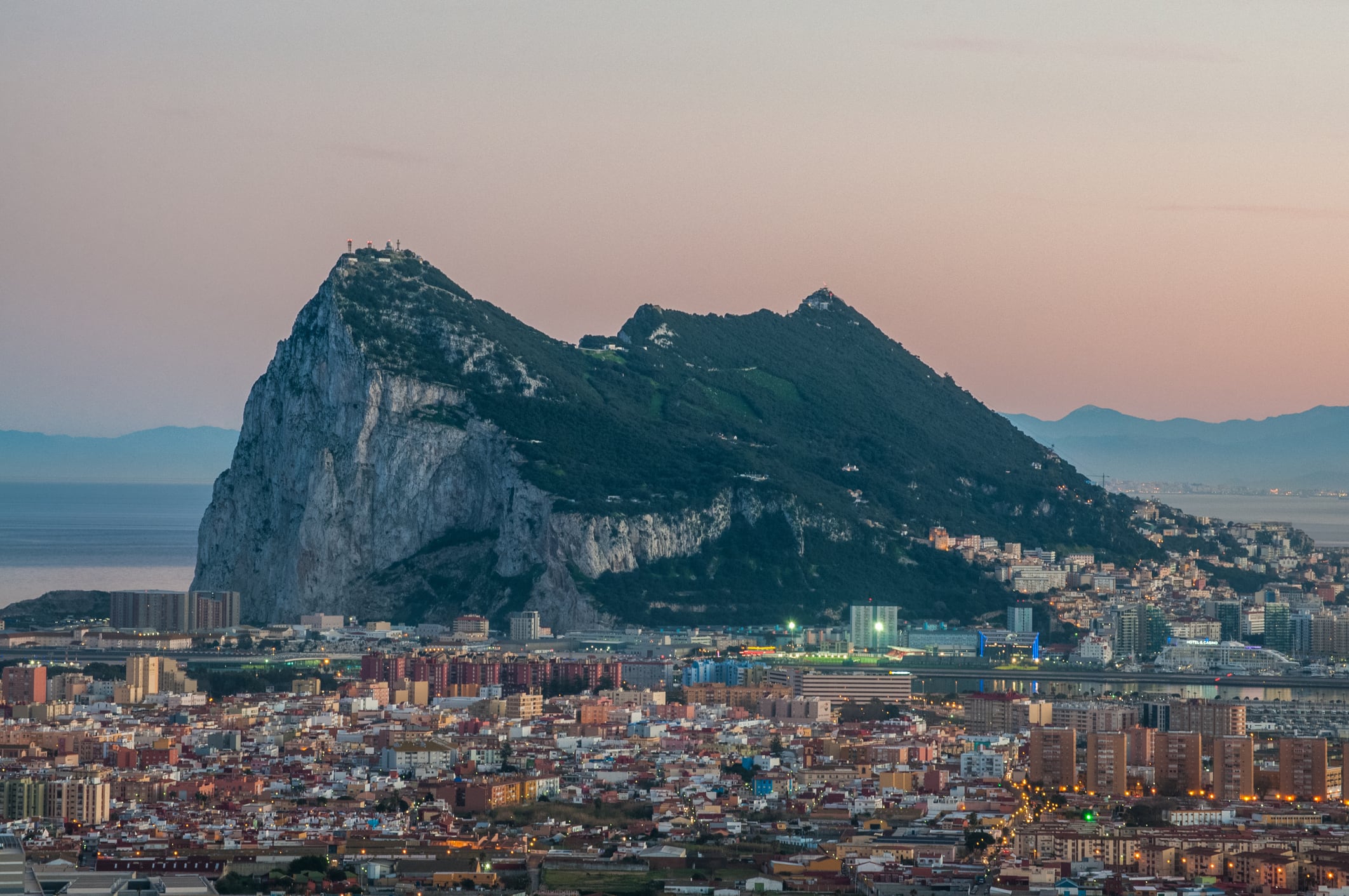 Imagen de La Línea y Gibraltar desde Sierra Carbonera.