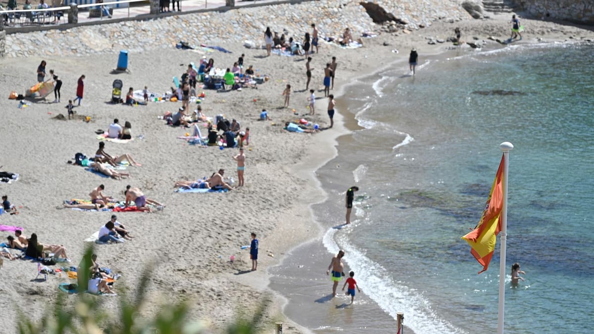 Cartagena se sitúa como el municipio regional con más banderas azules, con un total de 10 y dos más que el año pasado