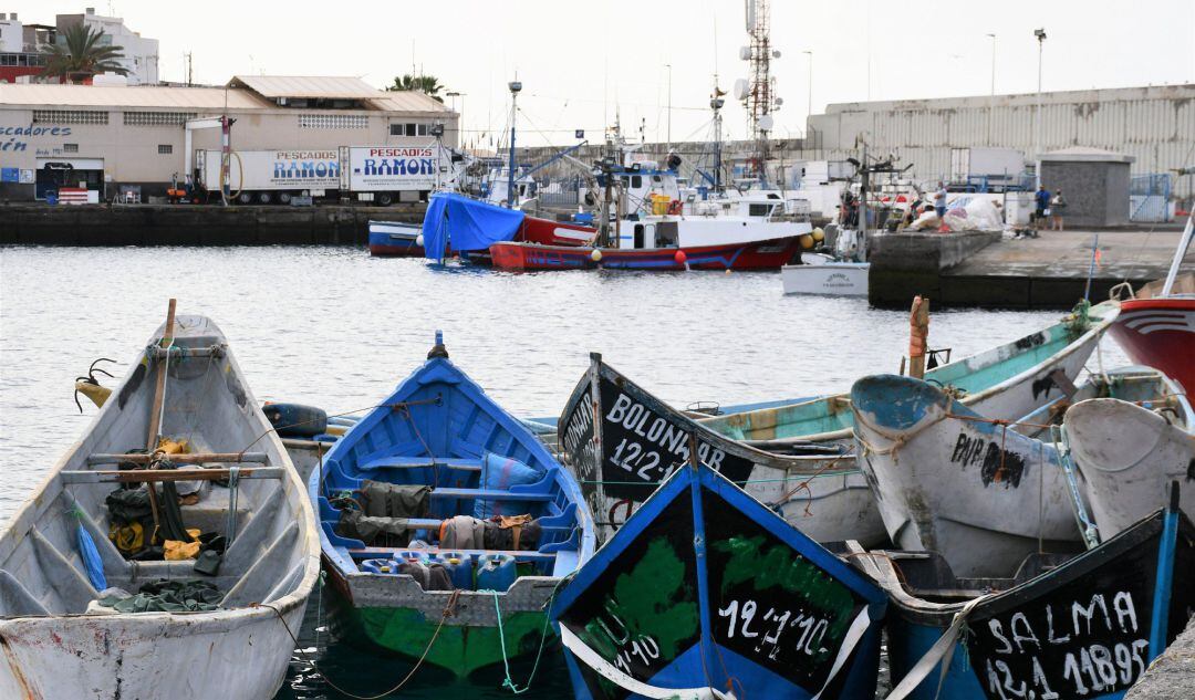 Pateras acumuladas en el Muelle de Arguineguín (Gran Canaria)