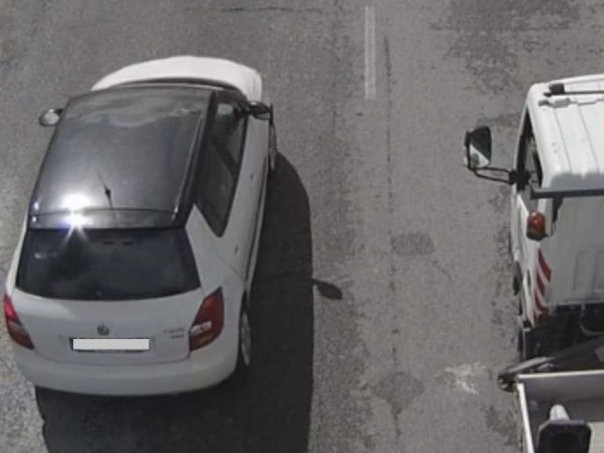 Instaladas cuatro cámaras de alta resolución en la avenida Blas Infante para reforzar el control