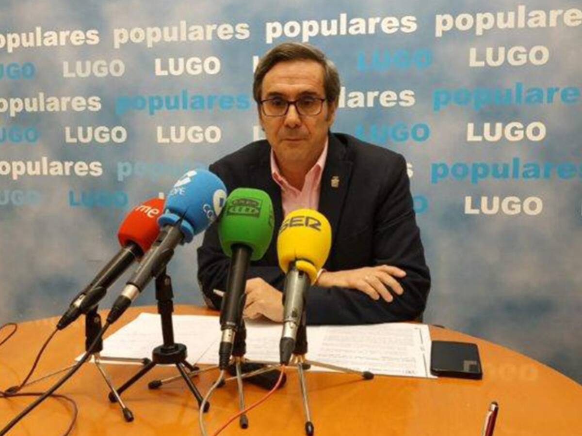 Enrique Rozas deja la política tras treinta años