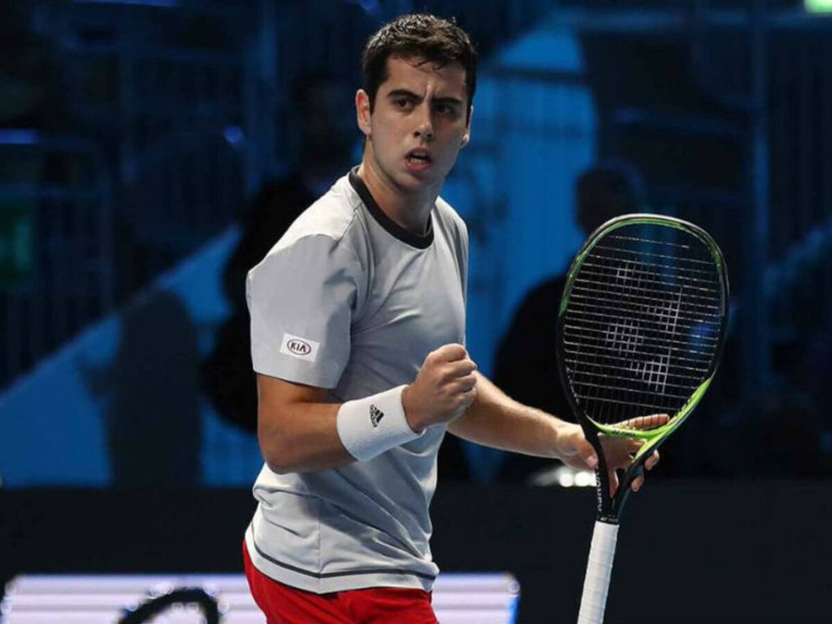 Tsitsipas sufre para vencer a Munar