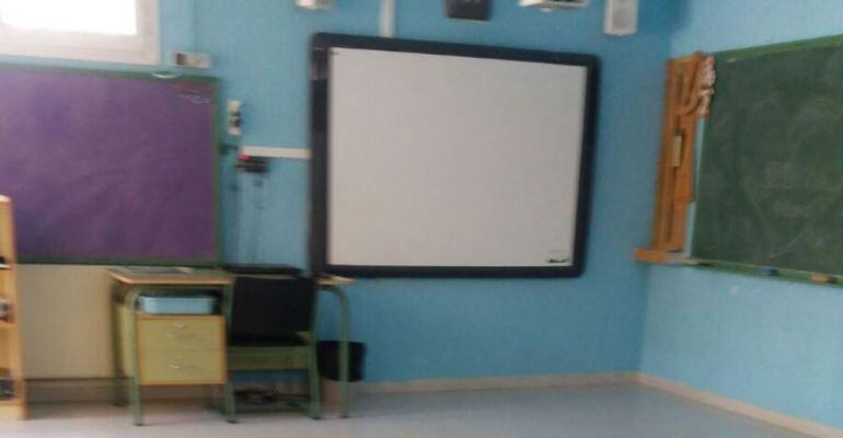 Imatge de l'escola d'ara fa unes dues setmanes, ja sense taules. Aquest dilluns 11 de juliol el material restant es traslladava a l'escola de Castelldans, de la mateixa ZER de Vall de l'Aranyó