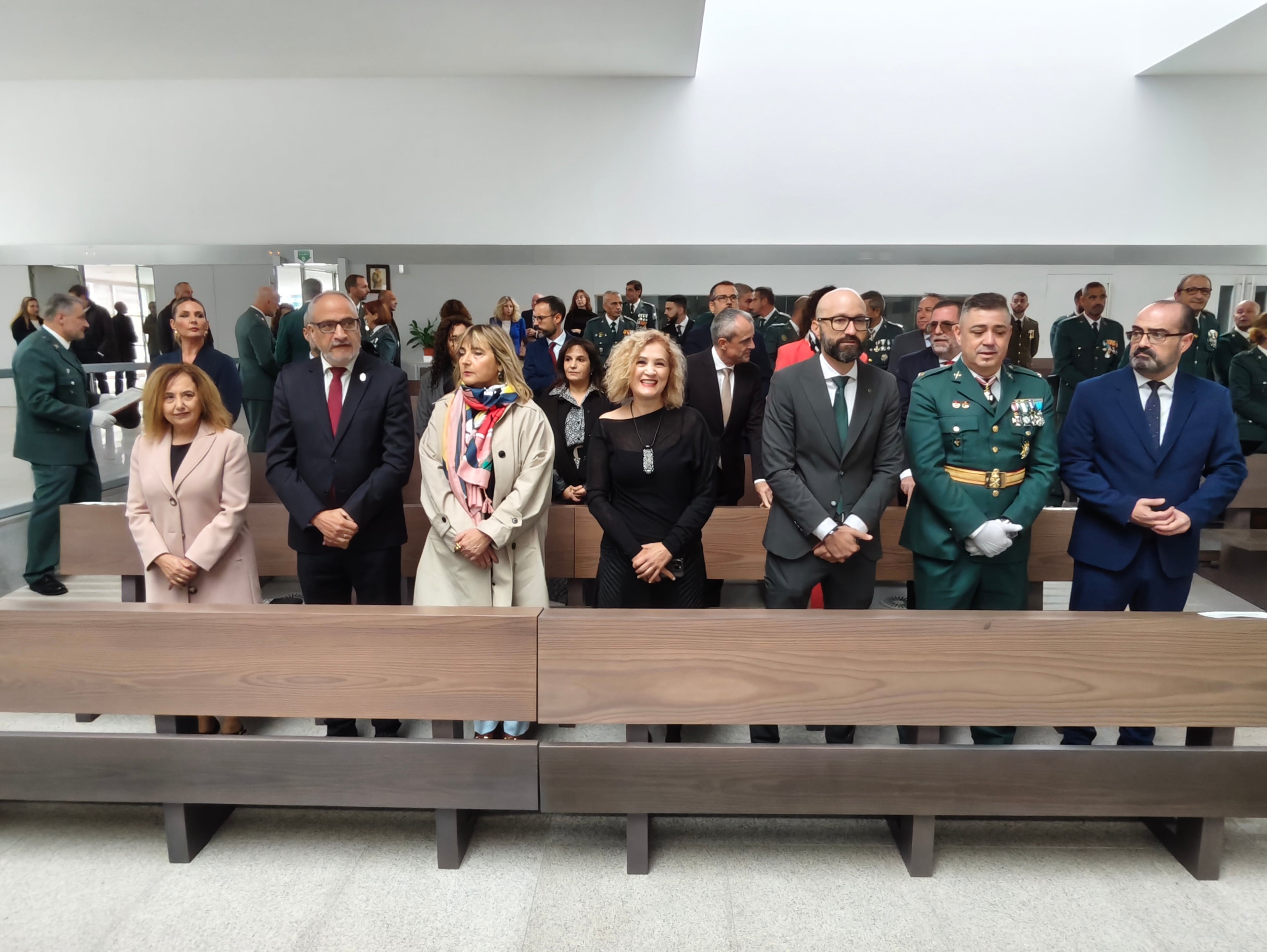 La autoridades en la misa en honor  a la Virgen del Pilar