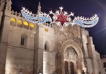 El entorno de la Iglesia de Santa María, iluminado en pasadas fiestas navideñas