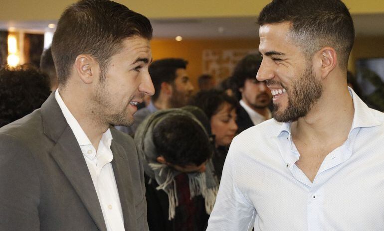 Gabi y Domínguez, en la comida de Navidad del Atlético.