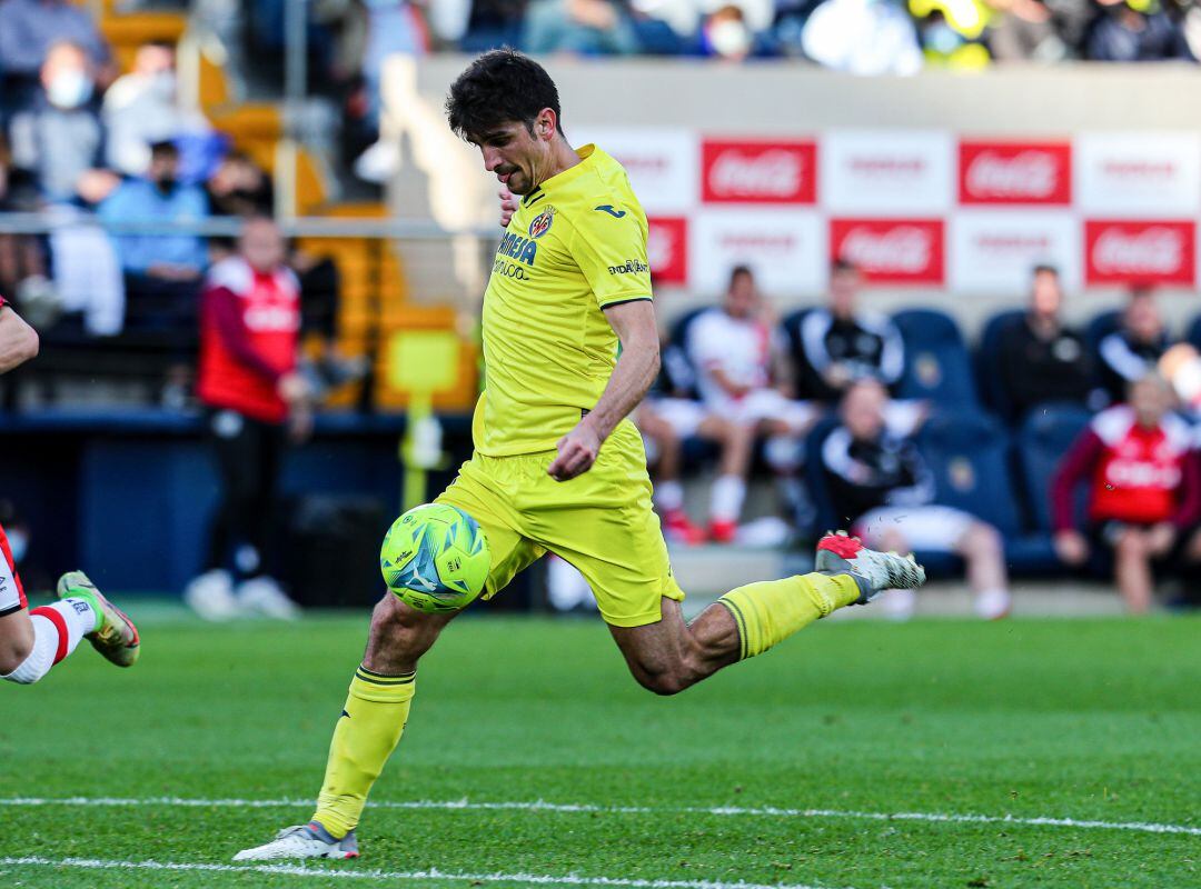 Gerard Moreno del Villarreal en acción durante el partido de Liga Santander entre el Villareal CF y el Rayo Vallecano