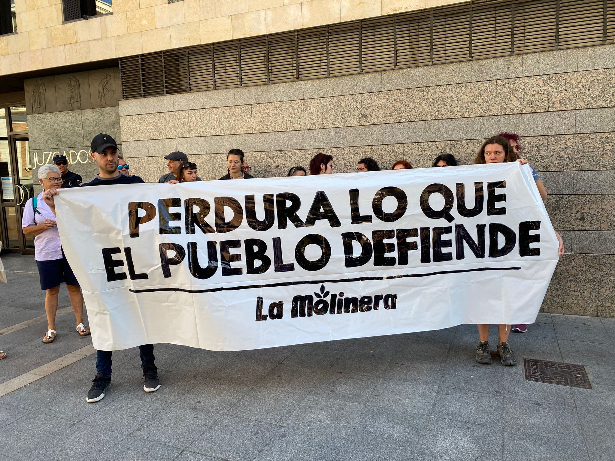 Concentración de La Molinera frente a los juzgados de Valladolid
