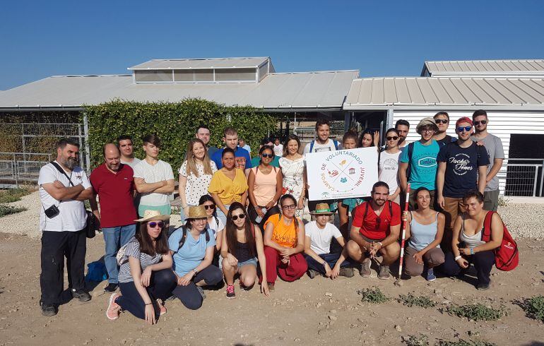 Participantes en el campo de trabajo del IAJ. 