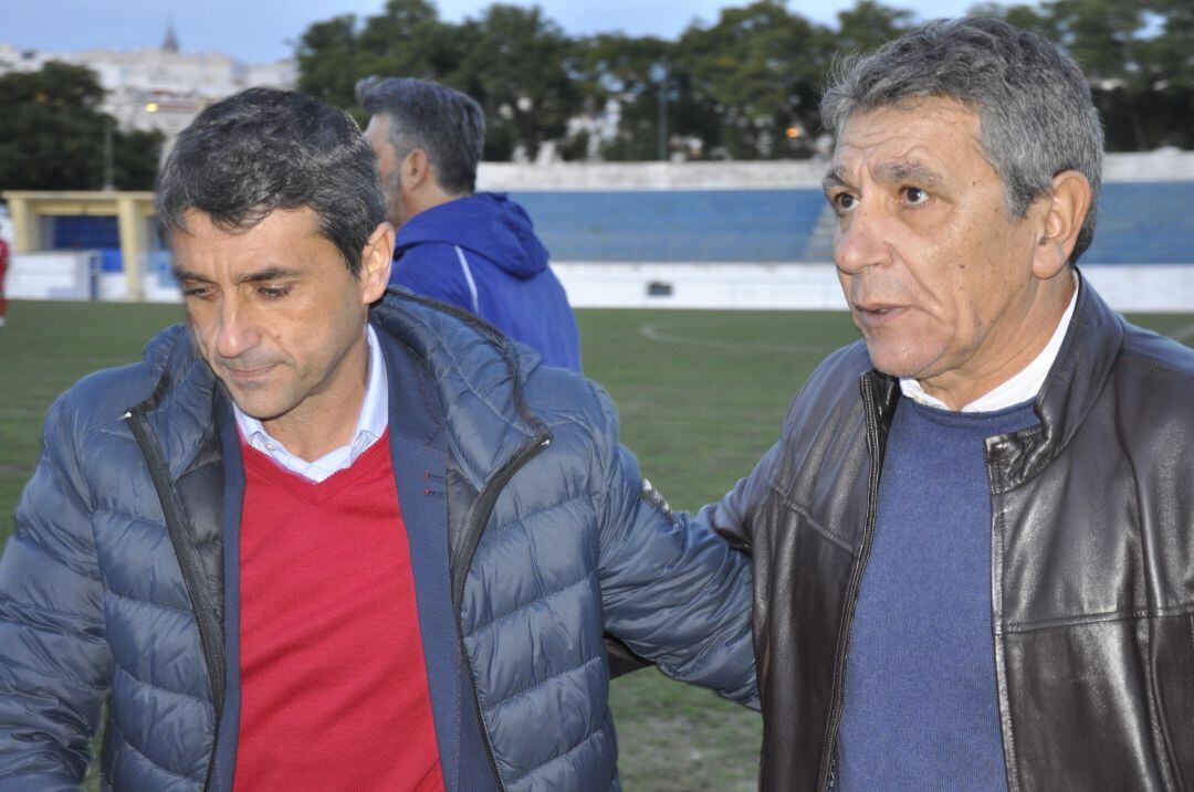 Pepe Masegosa con Antonio Montero tras el partido en La Juventud 