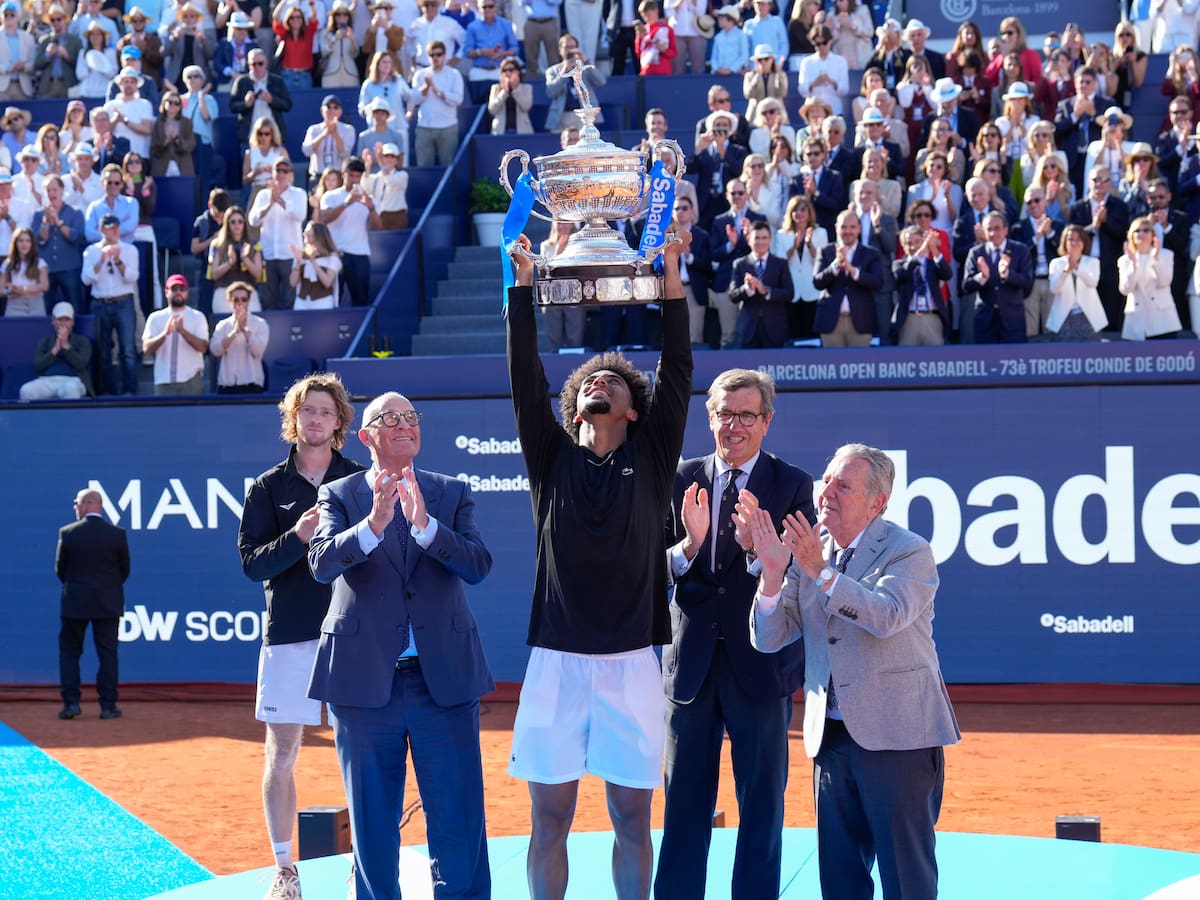 Arthur Fils culmina una semana de gracia en Barcelona con su primer Conde de Godó