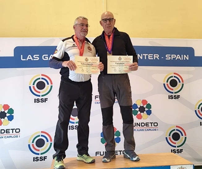 Joseph Arrieta del CT Loreto en el podio