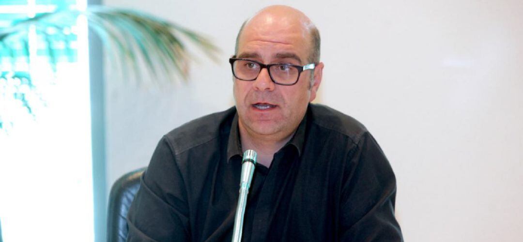 Juan Bautista, concejal de IU en el pleno municipal de Alcobendas
