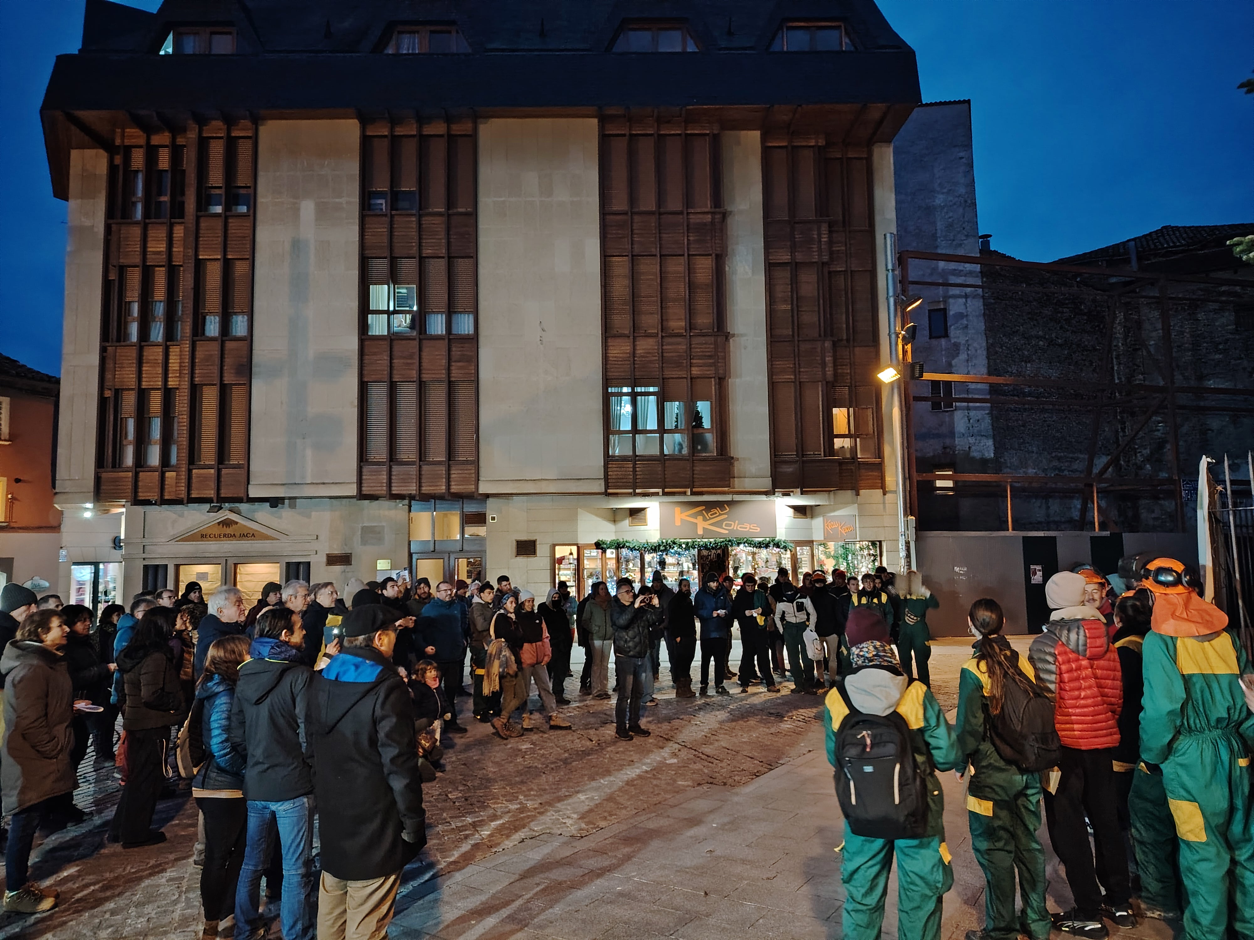 Manifestación por el cese de tres profesores en el IFA de Jaca