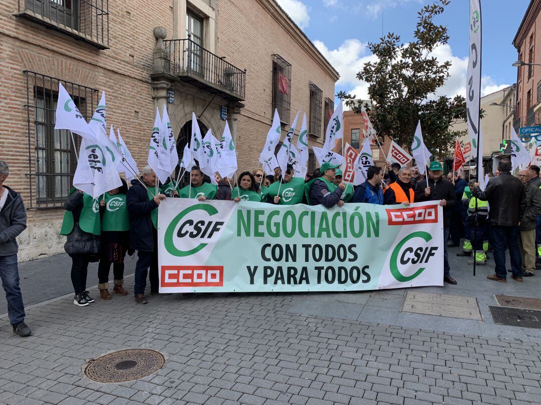 Csif y CCOO piden que se negocie con todos los sindicatos por igual en el Ayuntamiento