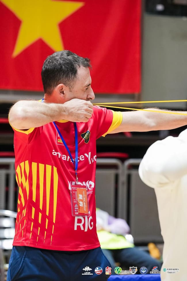 Óscar Collado tirando en el mundial