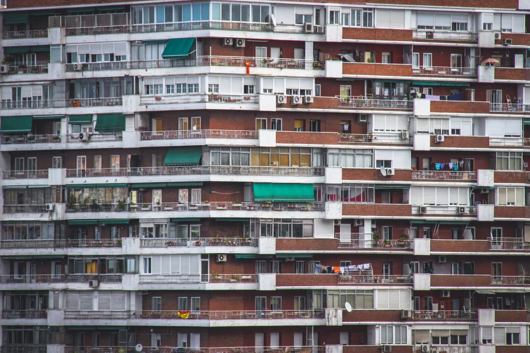 Imagen de archivo de un bloque de viviendas en Madrid.