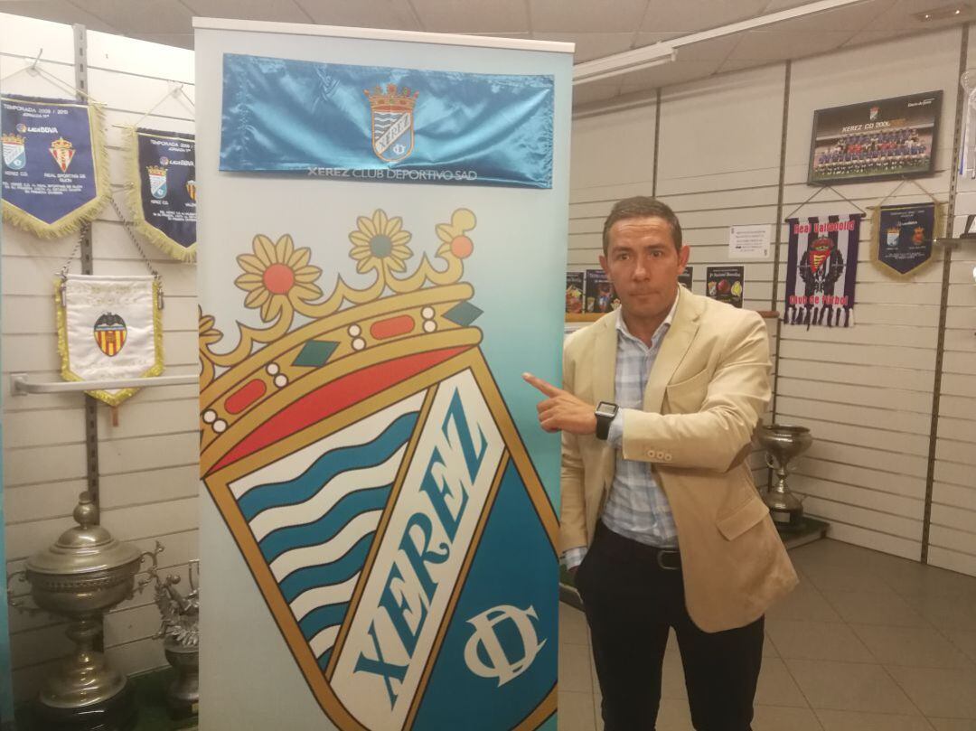 Juan Carlos Gómez en su presentación como nuevo técnico del Xerez CD. 