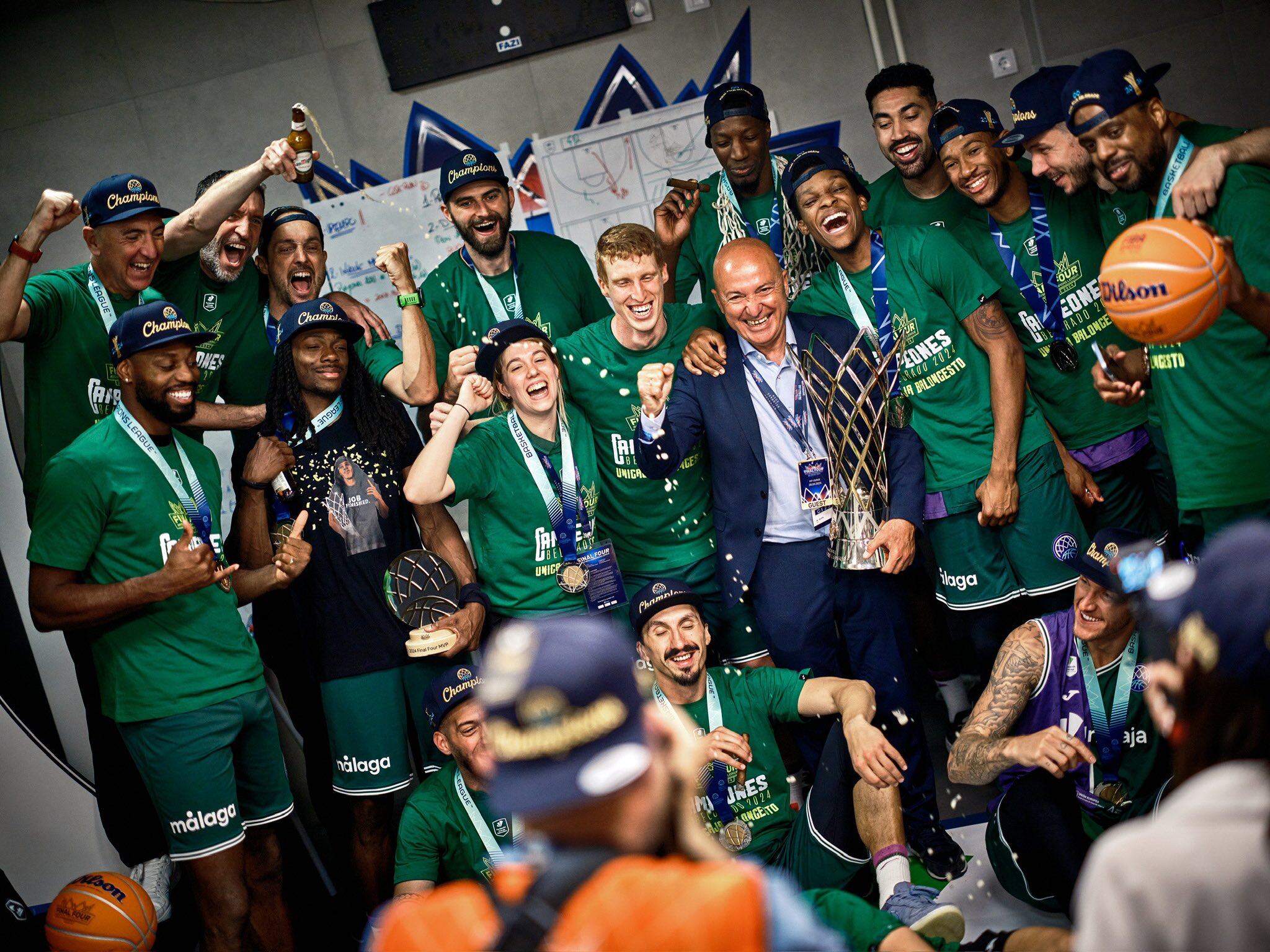 Los campeones de la BCL llegaron de madrugada al aeropuerto de Málaga
