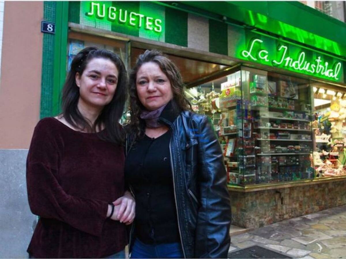 Regresa la ilusión a la centenaria juguetería 'La Industrial'