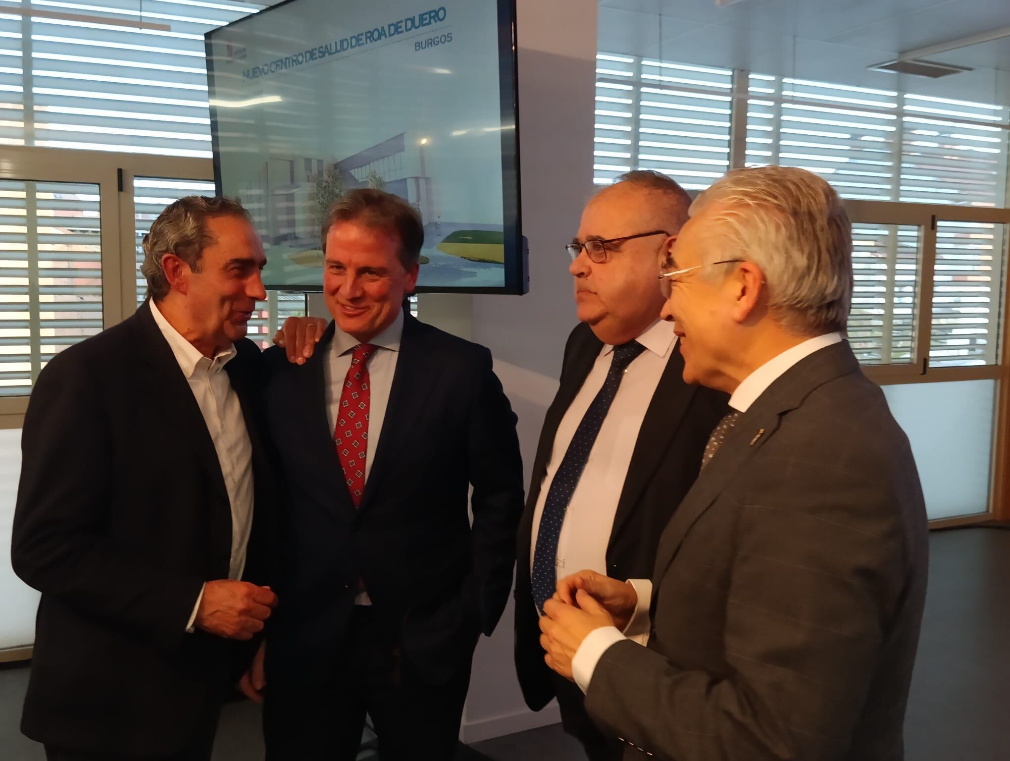 De izquierda a derecha, David Colinas Maté con Borja Suárez, Alejandro Vázquez Ramos y el delegado territorial de la Junta, Roberto Saiz, tras la presentación del proyecto