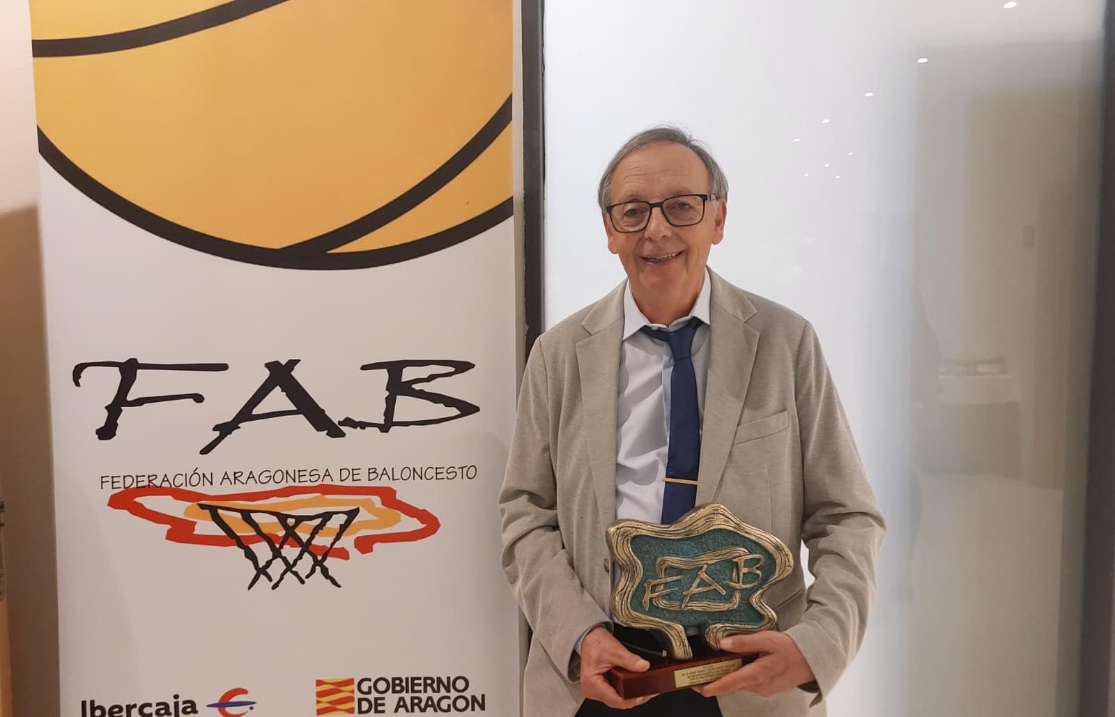 José María Calvo "Lucas" con su premio