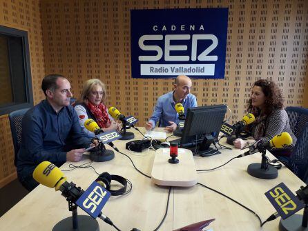 Yolanda de la Viuda y Marta del Valle en los estudios de Radio Valladolid