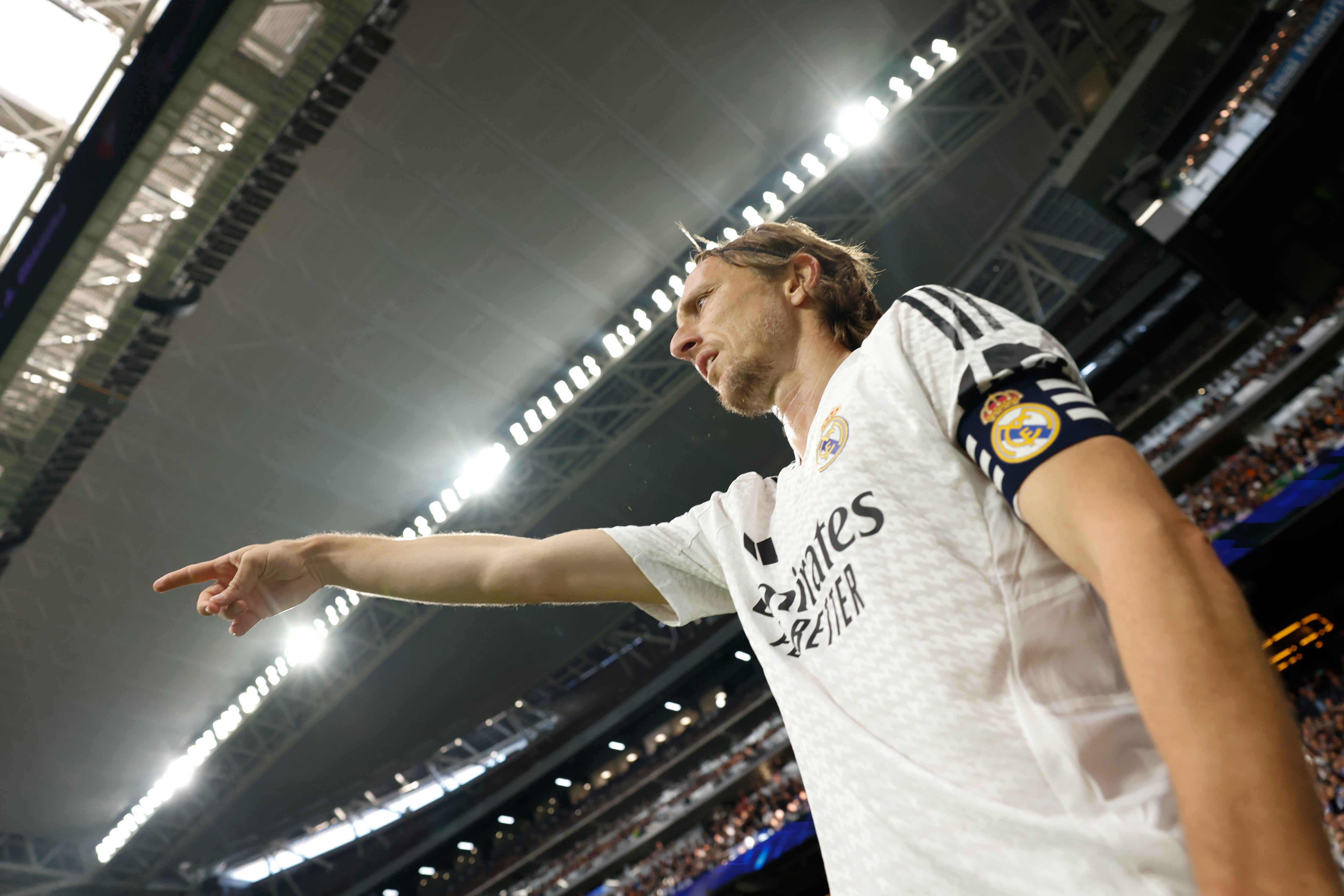 Luka Modrić, durante el partido de Liga entre Real Madrid y CA Osasuna disputado en el Santiago Bernabéu