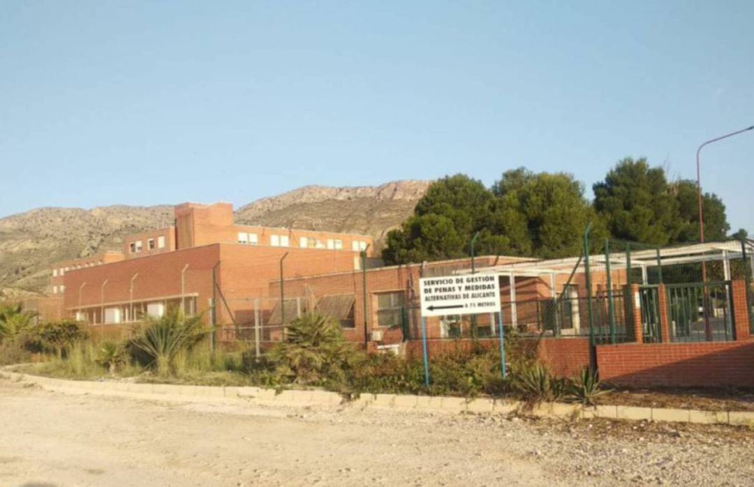 Entrada al centro penitenciario de Fontcalent