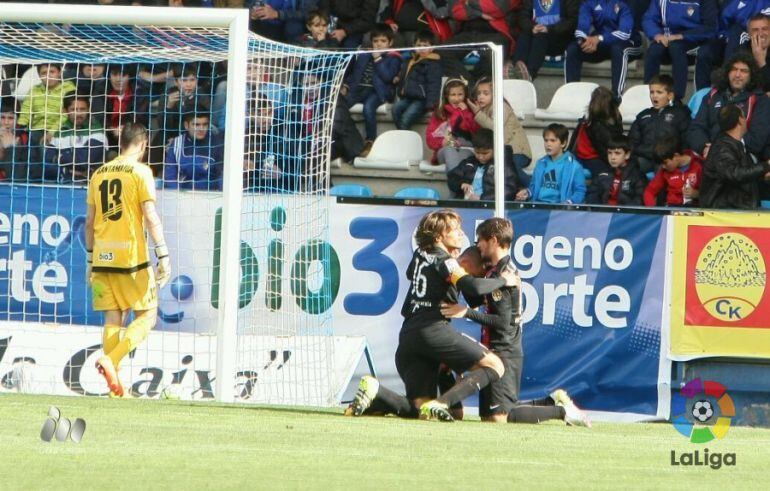 la Deportiva se complica su futuro tras perder frente al Almería (1-3).