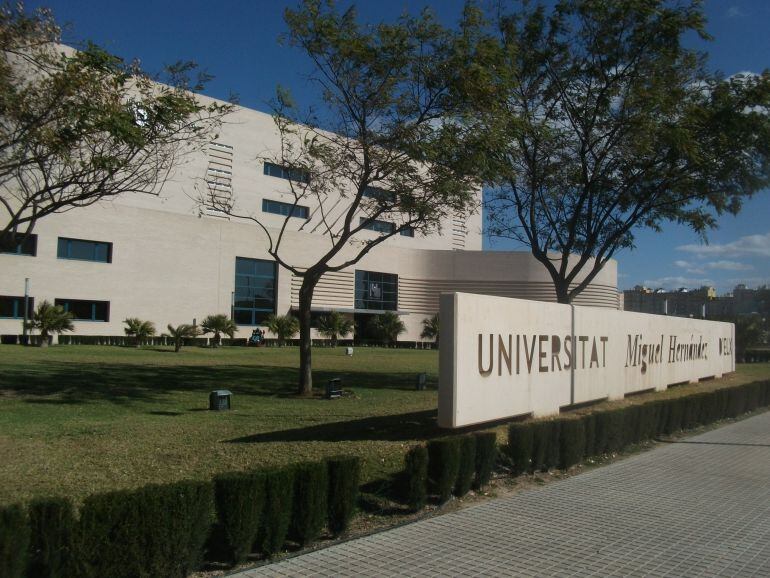 Fachada de la Universidad Miguel Hernández