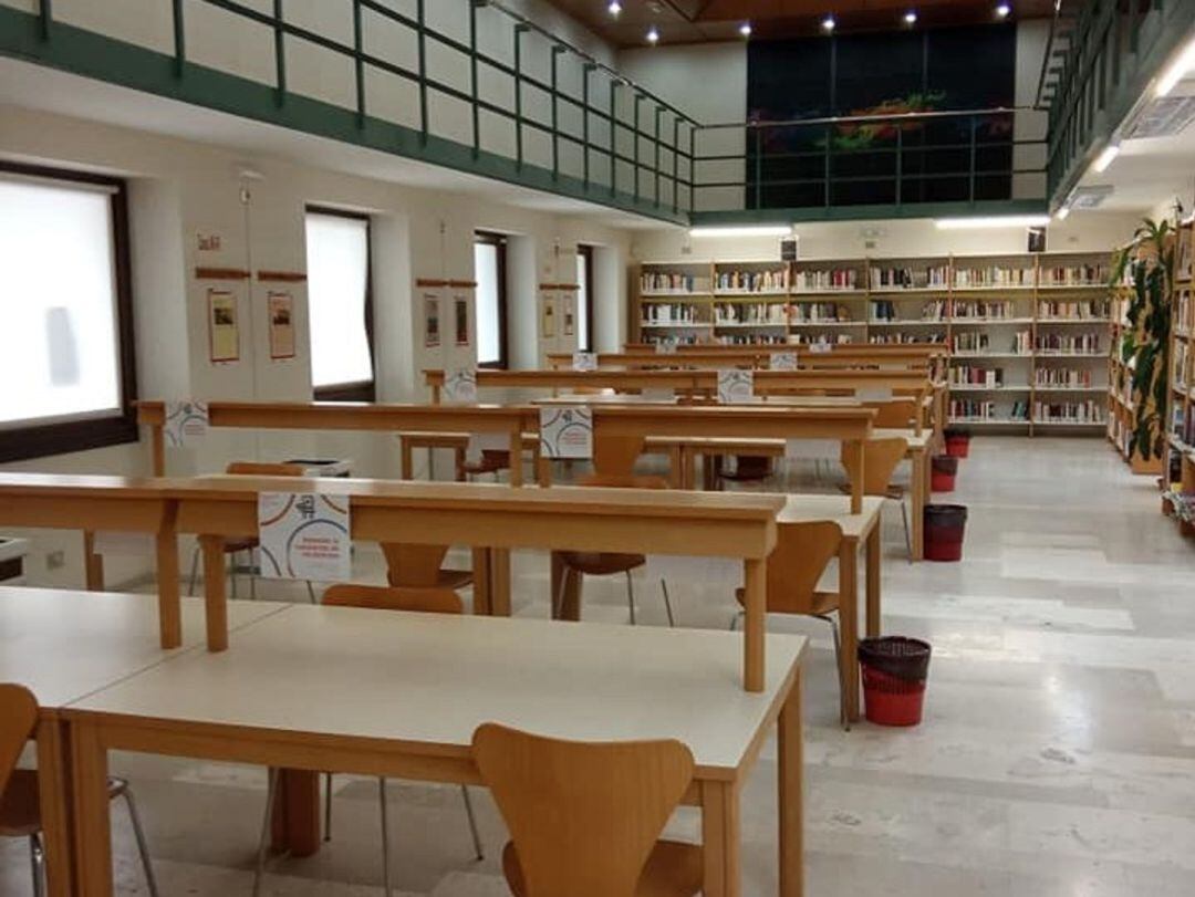 La Biblioteca de Medina del Campo va recuperando, poco a poco, sus espacios