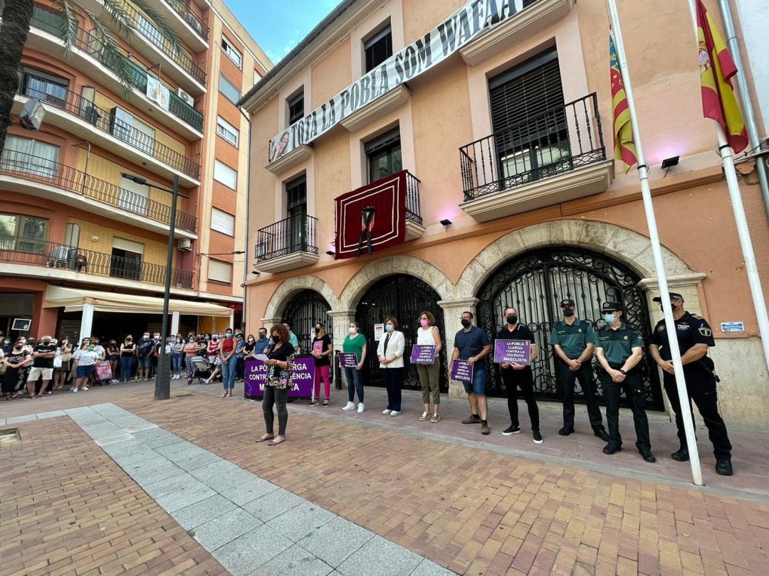 La Pobla Llarga se concentra contra la violencia machista: &quot;Todos somos Wafaa&quot;