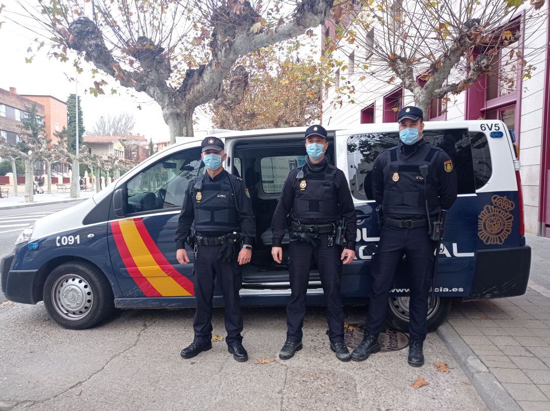 Migual, Jorge y Javier, los tres policías nacionales que salvaron la vida de un bebé en Palencia