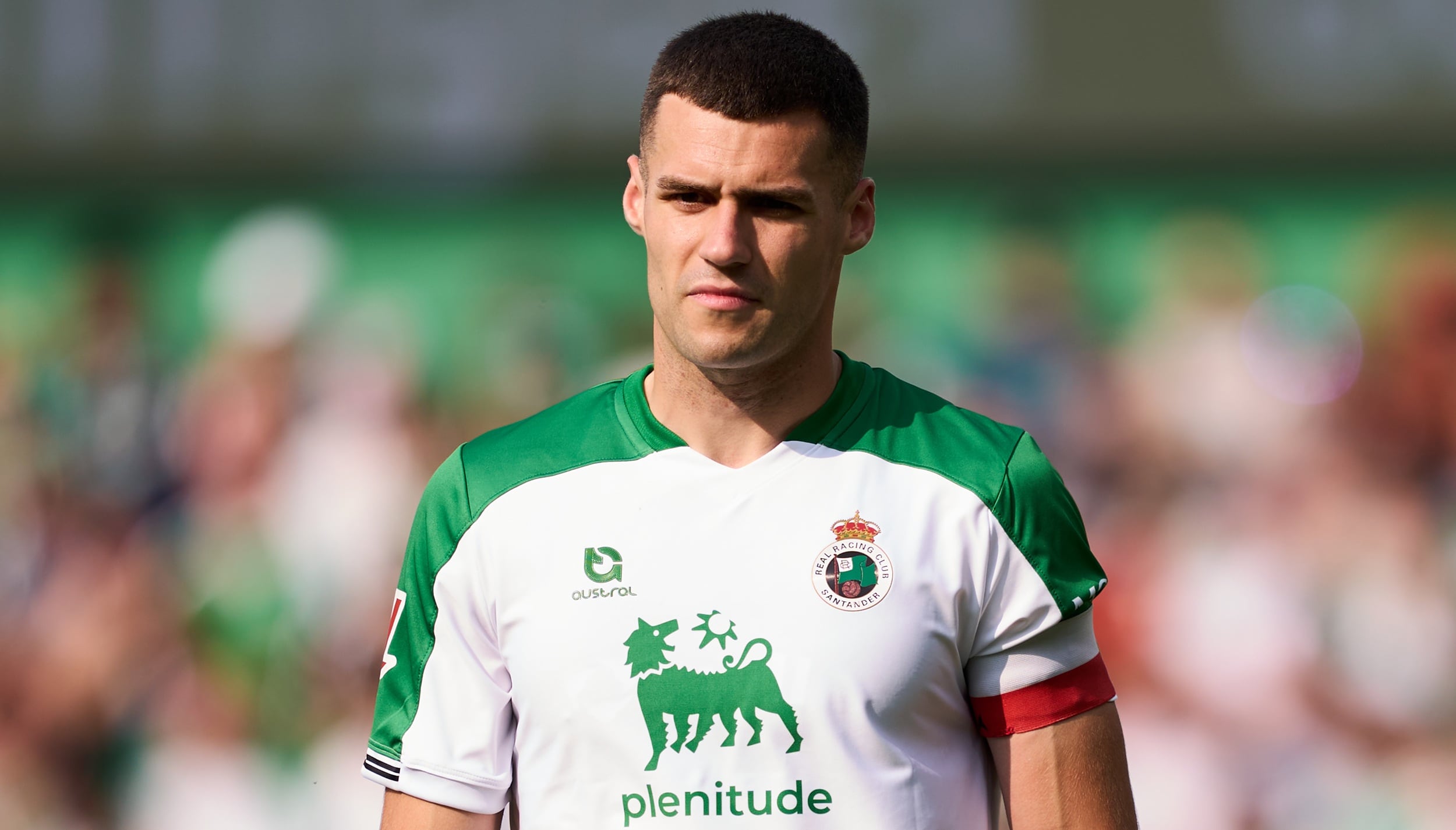 SANTANDER, SPAIN - JUNE 08: Alvaro Mantilla of Racing Santander looks on during La Liga Hypermotion 1st Semi Final Play Off match between Racing Santander and CD Mirandes at El Sardinero on June 08, 2025 in Santander, Spain. (Photo by Juan Manuel Serrano Arce/Getty Images)