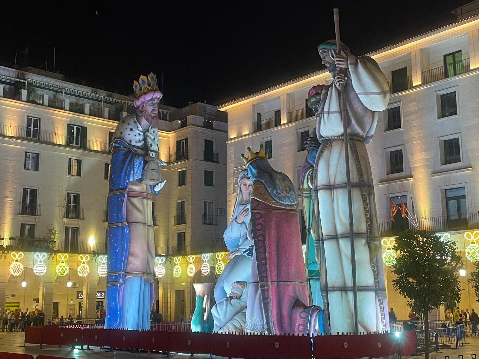 Belén Monumental en la Plaza del Ayuntamiento de Alicante