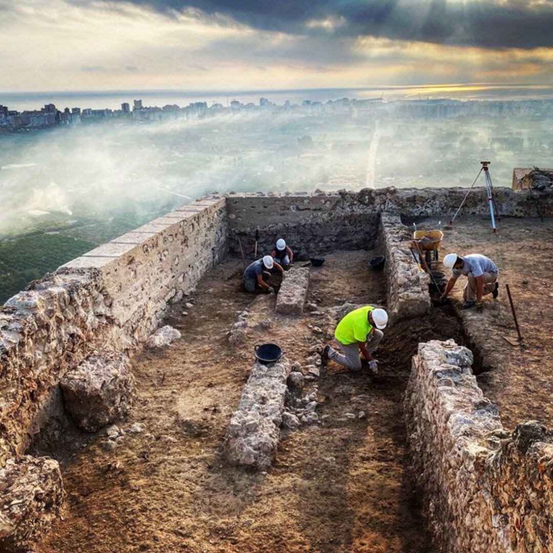 Trabajos arqueológicos en el Castell de Bairén 
