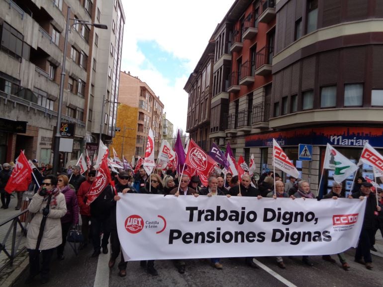 La manifestación llegando a los Jardines de Don Diego
