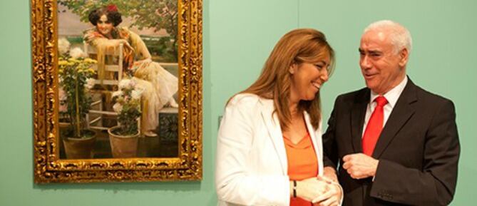 Susana Díaz y Luciano Alonso conversan, hace unos meses, en el Museo de Bellas Artes de Sevilla