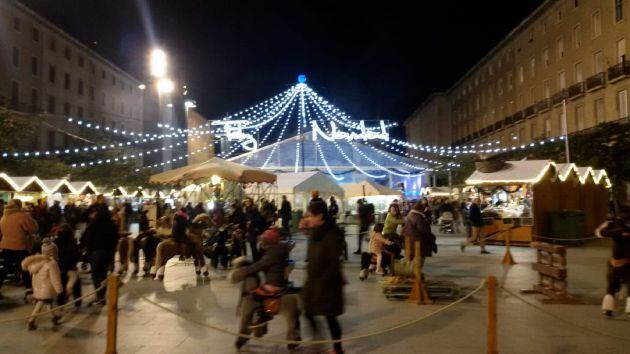 Iluminación navideña en la Plaza del Pilar