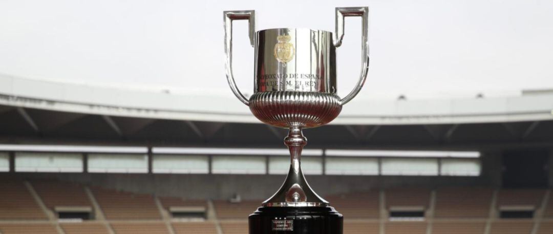 Trofeo de la Copa del Rey en el Estadio La Cartuja de Sevilla