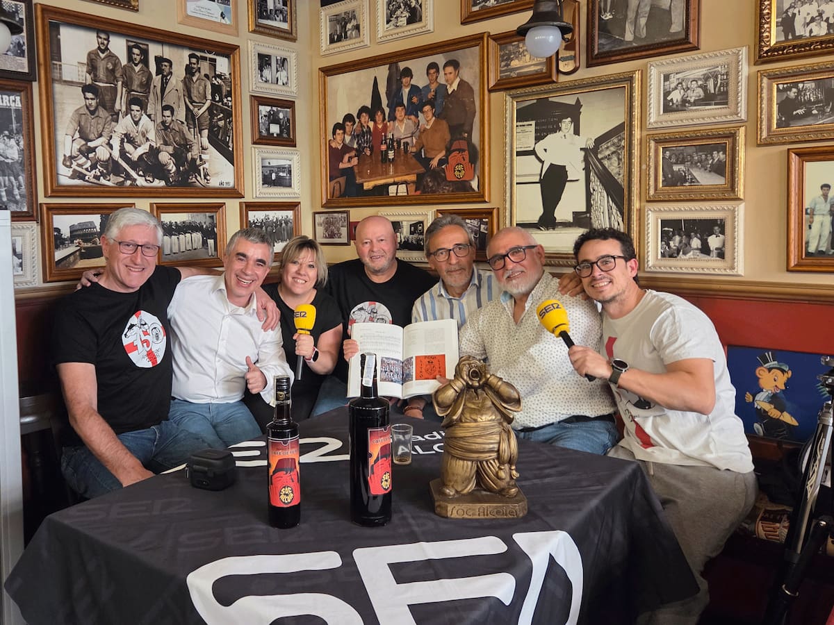 José Vicente Sancho i Rafa Doménech ens parlen sobre la història del café licor en Soc Alcoià