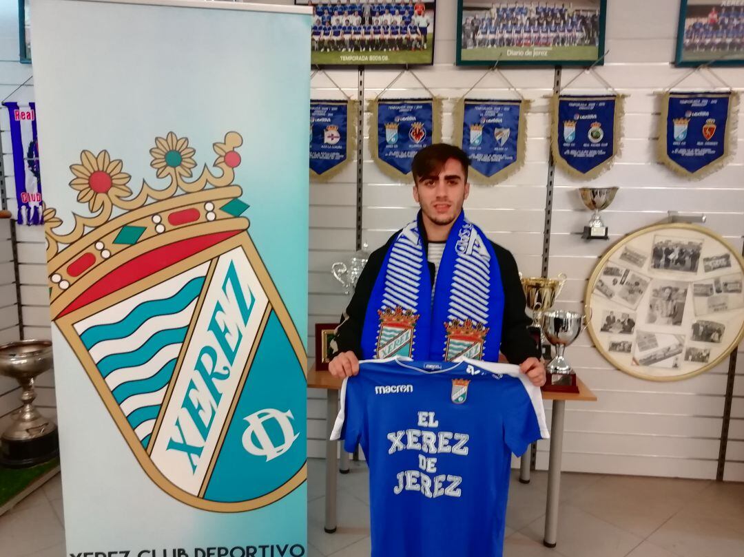 Cristian Tejero presentado como nuevo jugador del Xerez CD  