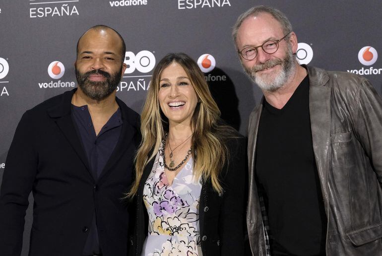 Jeffrey Wright, Sarah Jessica Parker y Liam Cunningham, en la presentación de HBO España en Madrid