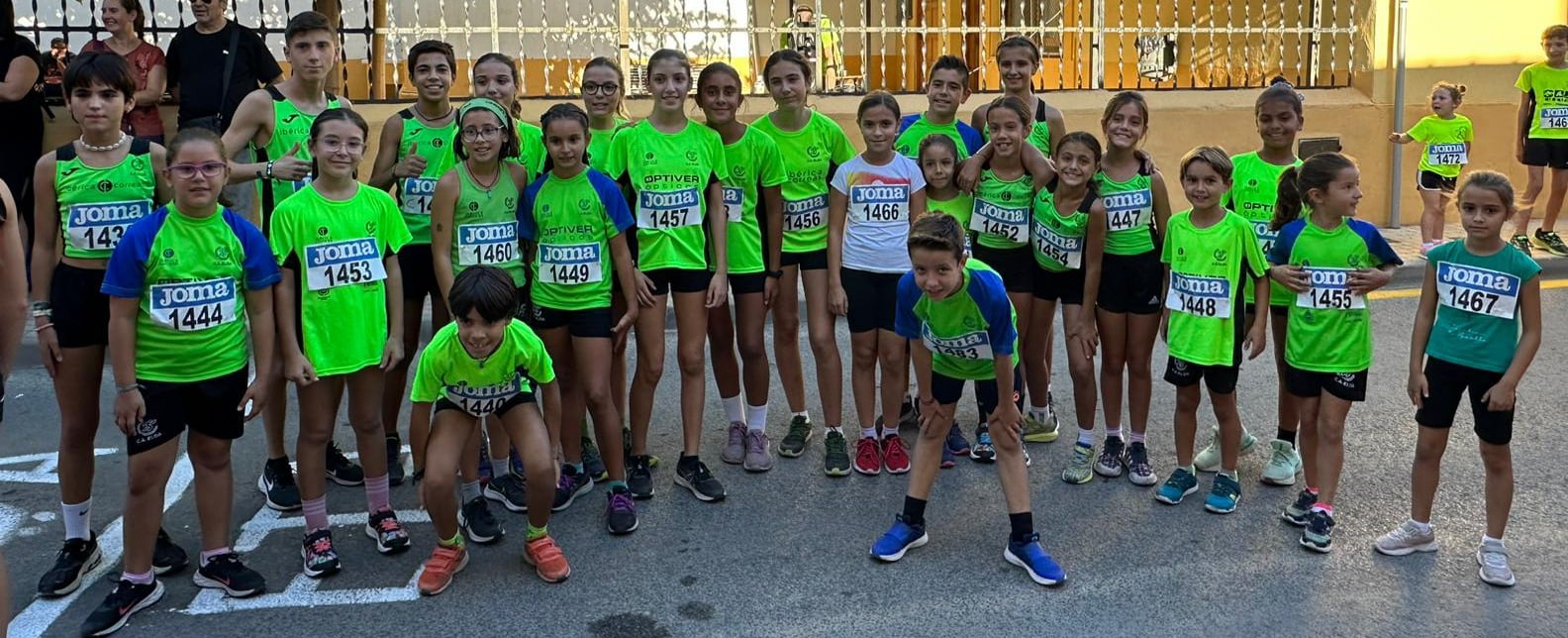 Atletas del C. A. Elda en el Cross de la Fraternidad