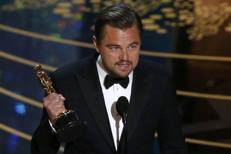 FOTOGALERÍA | Leonardo DiCaprio recoge (al fin) su primer Oscar por &#039;El Renacido&#039;