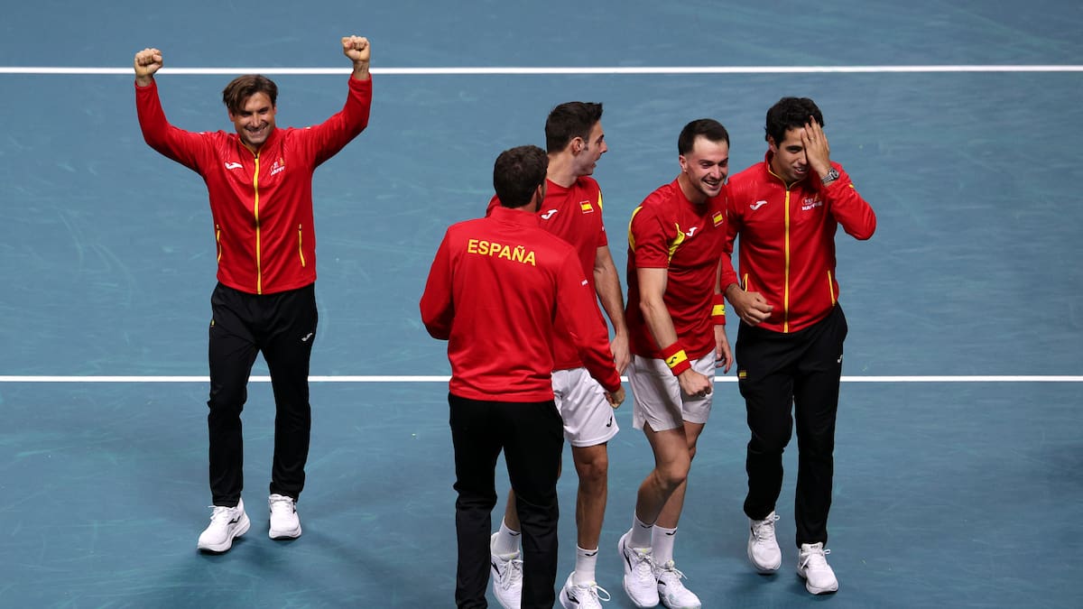 España esquiva la remontada de Alemania y jugará la final en Bolonia