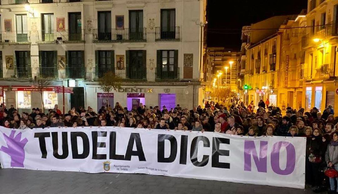 Concentración en Tudela por la agresión el pasado mes de enero