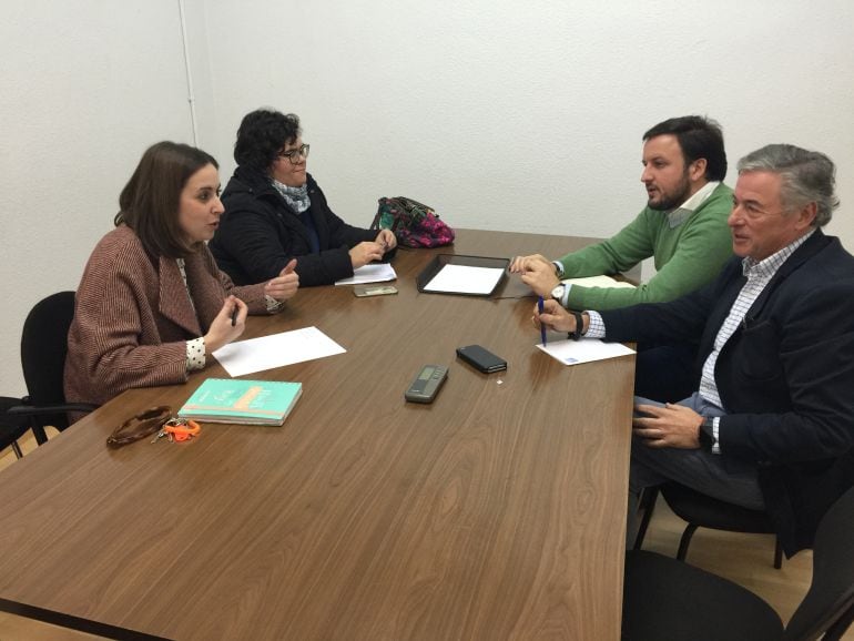 Esta tarde ha habido reunión entre PP y Compromís