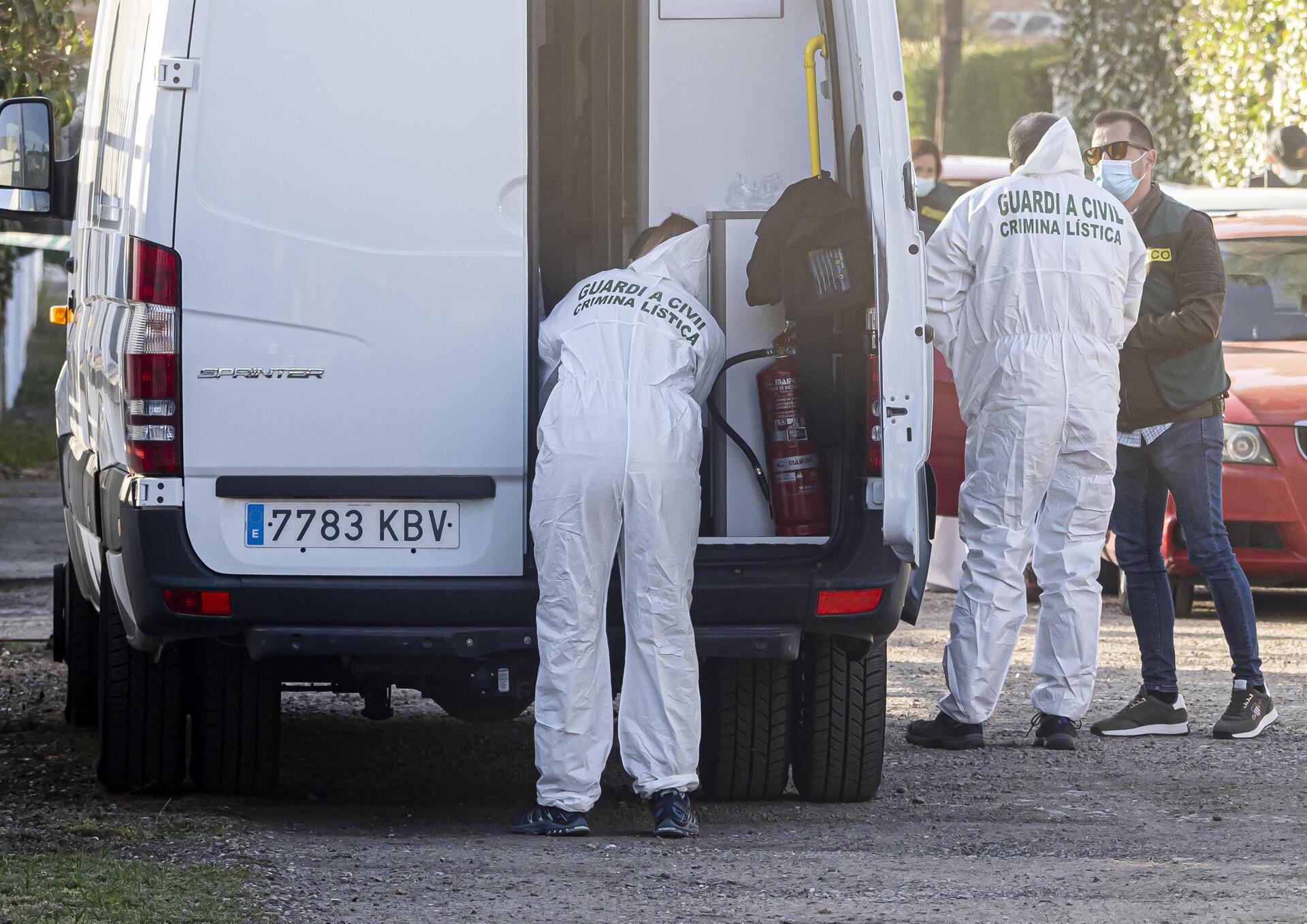 Registro en la casa de Óscar S, uno de los investigados por la muerte de Esther López